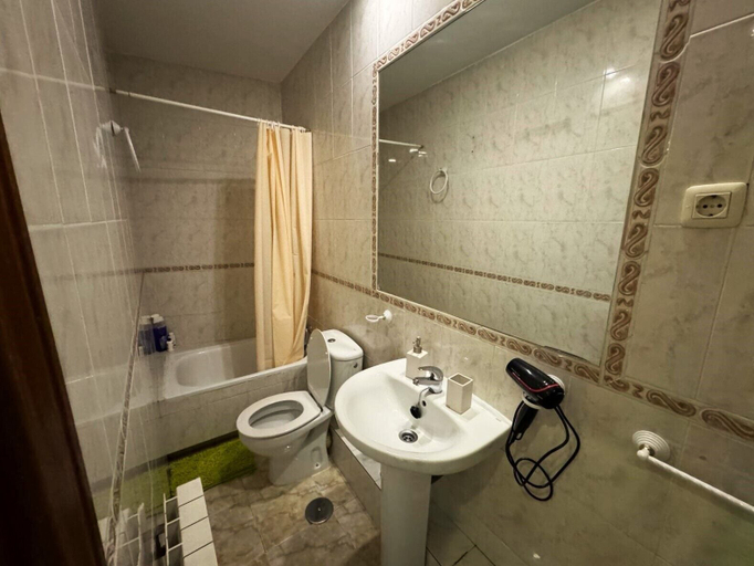 Bathroom 4, Habitaciones Figueroa, Madrid