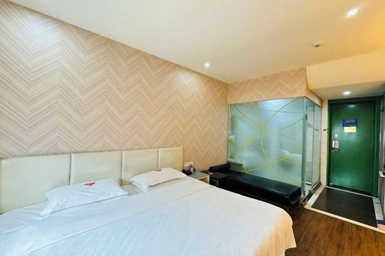 Bedroom 1, Hebi Diamond Fashion Hotel (Changfeng Road Dwang Square Branch), Hebi