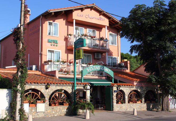 Exterior & Views 1, Logis Hotel Restaurant les Charmettes, Pyrénées-Orientales