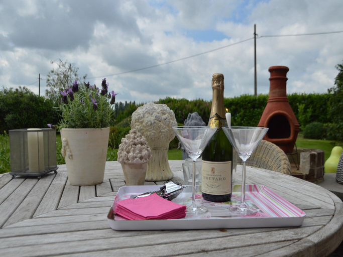 Food & Drinks 5, Cozy Family Home in Oostkamp, West-Vlaanderen