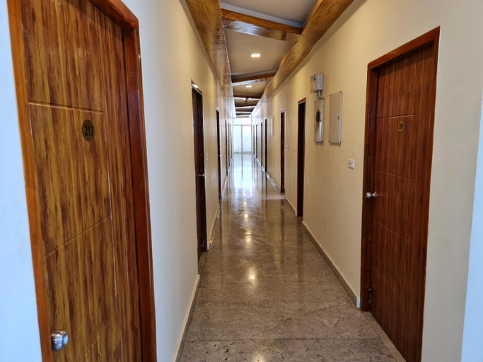 Others 5, Vijay Shree Inn, Vellore