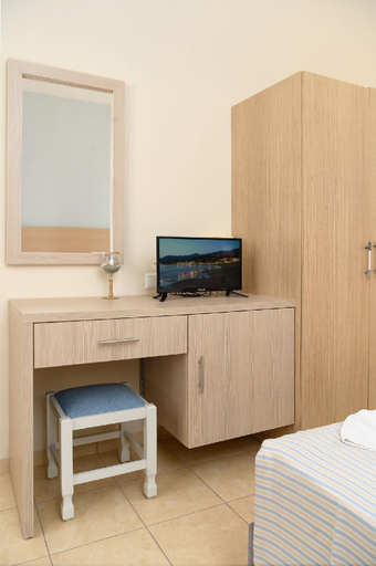 Bedroom 3, Alianthos Beach Hotel, Crete