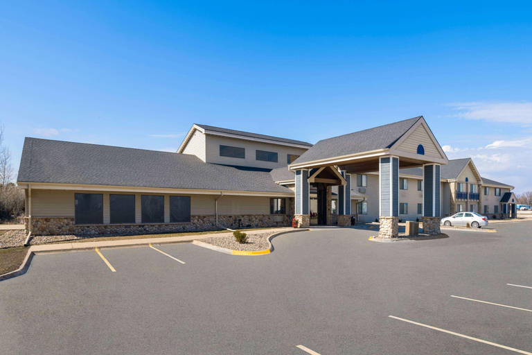 Exterior & Views 2, AmericInn by Wyndham Stuart, Adair