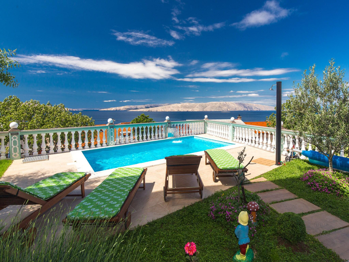 Sport & Beauty 2, Apartment in Senj near the Sea Pool, Senj