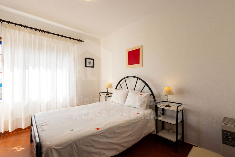 Room 4, Casa do Sol by Acasadascasas, Mafra