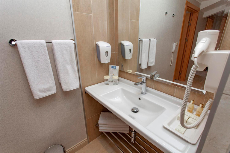 Bathroom 5, Aqua Hotel, Marmaris