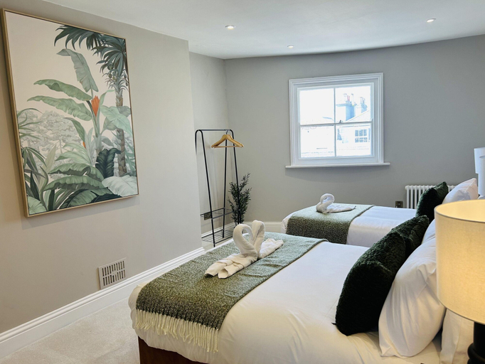 Bedroom 3, Hove Alone 5 Top Floor By My Getaways, Brighton and Hove