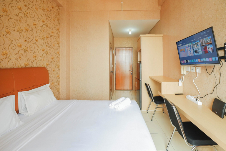 Bedroom 3, Comfortable And Well Furnished Studio Dave Apartment, Depok