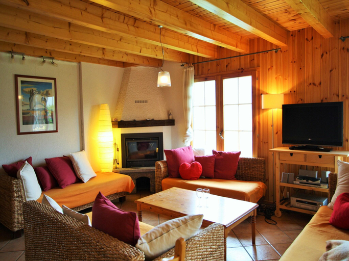 Others 5, Chalet in Rhone Valley near Ski Lift, Hérens
