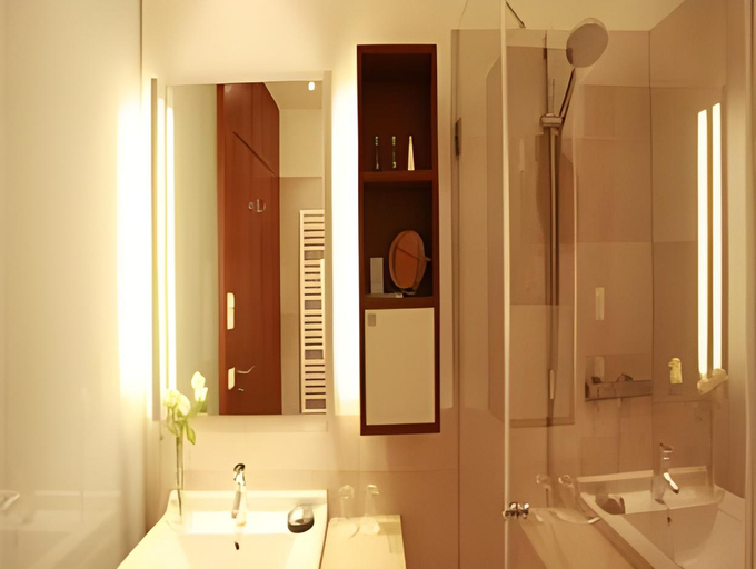Bathroom 4, Hotel Navigare Buxtehude, Stade