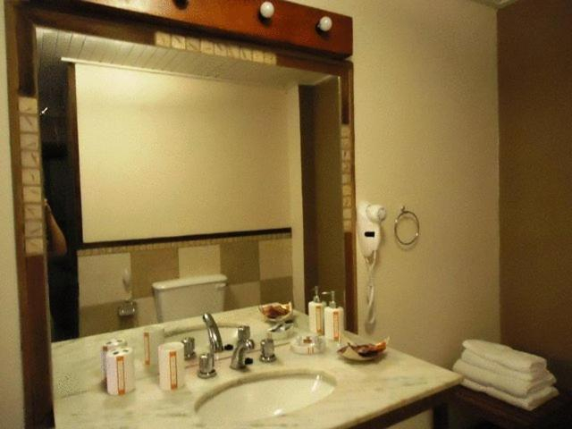 Bathroom 5, Passaros Suite Hotel, Iguazú