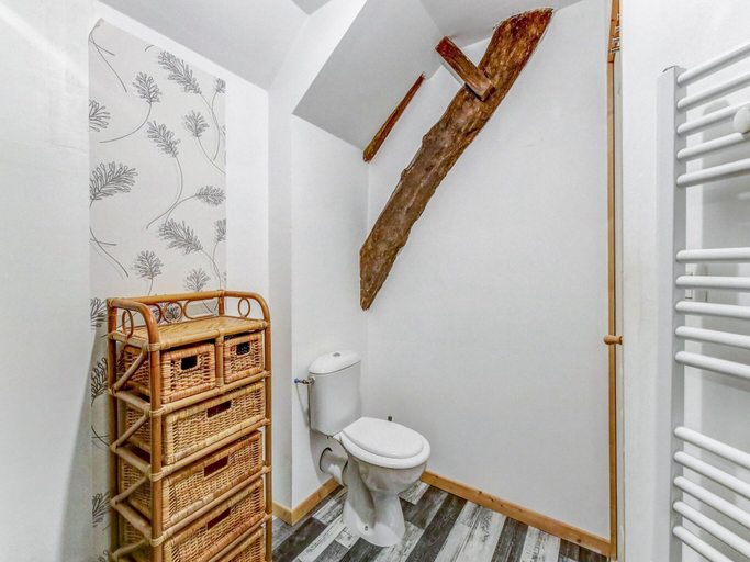 Bathroom 3, Brainville Garden Escape, Manche