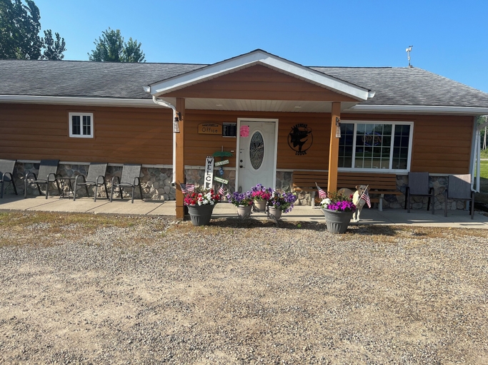 Exterior & Views, Lakeroad Lodge Motel & Charters, Lake of the Woods