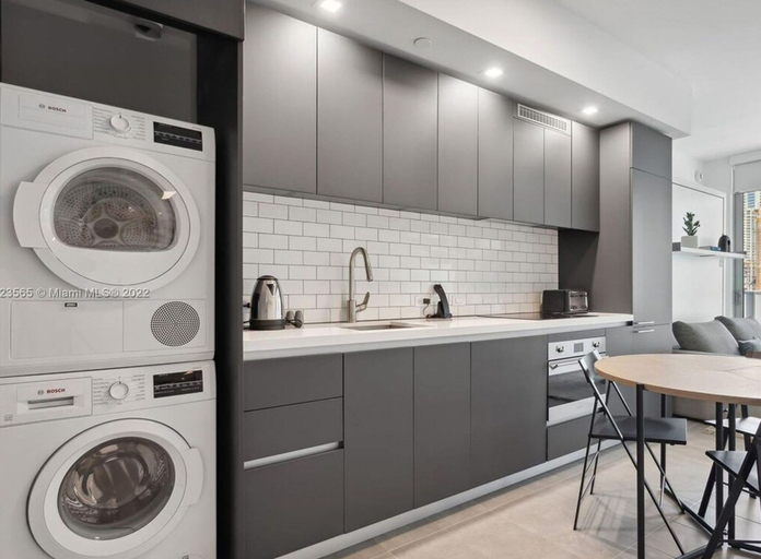 Private kitchen 2, City Calm Gym Pool City Easy Access, Miami-Dade
