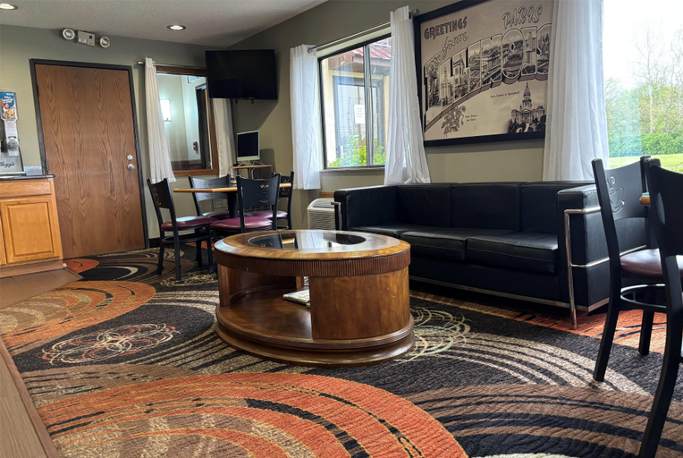 Public Area 2, Super 8 by Wyndham Paris IL, Edgar