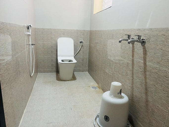 Bathroom 3, Aashira Residency, Nagappattinam