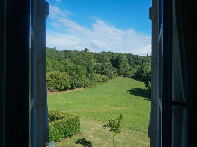 Others 5, Historic Village Escape w Pool, Tarn