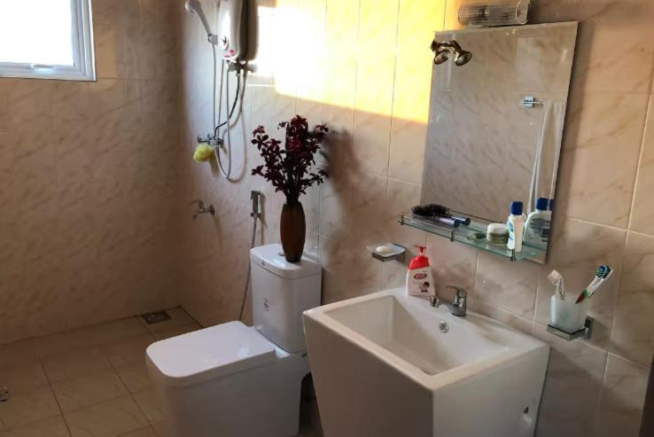 Bathroom 5, Canela Resort, Habaraduwa