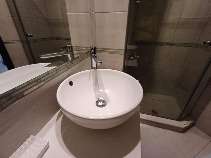 Others 3, Kings Palace - Elegant 2 bed, sea facing apartment