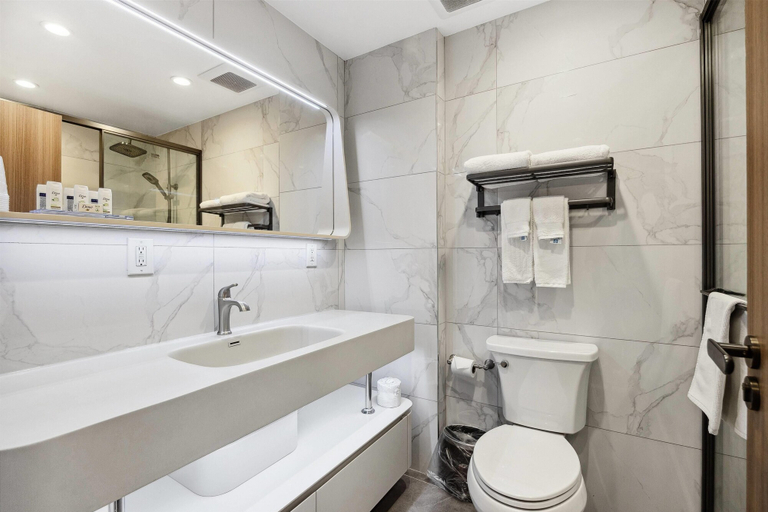 Bathroom 4, Ramada by Wyndham Flushing Queens, New York