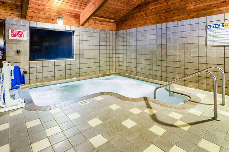 Sport & Beauty 5, AmericInn by Wyndham Menomonie, Dunn