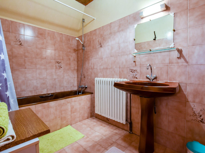 Bathroom 3, Peaceful Mountain Retreat, Cantal