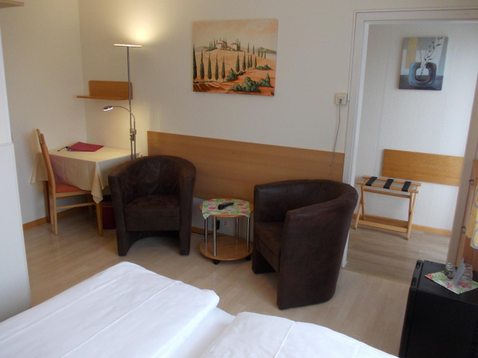 Bedroom 2, Hotel Schmid, Lörrach