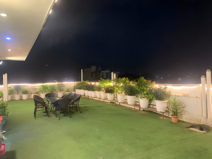 Public Area 5, Hotel Aerostar Gold Near Yashobhoomi, Delhi