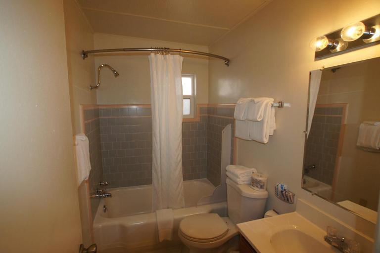 Bathroom 3, Aikens Lodge, Kane