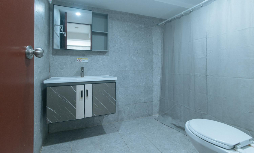 Bathroom 5, Rcee Place by RedDoorz, Cebu City