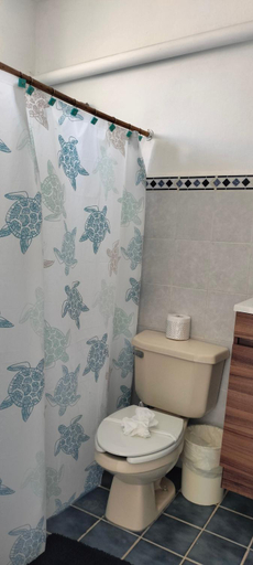 Bathroom 3, Punta Piedra studios, Isla Mujeres