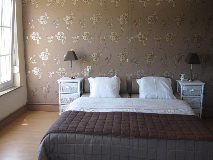 Bedroom 2, Peaceful house with view of the Bouillon Castle, Luxembourg
