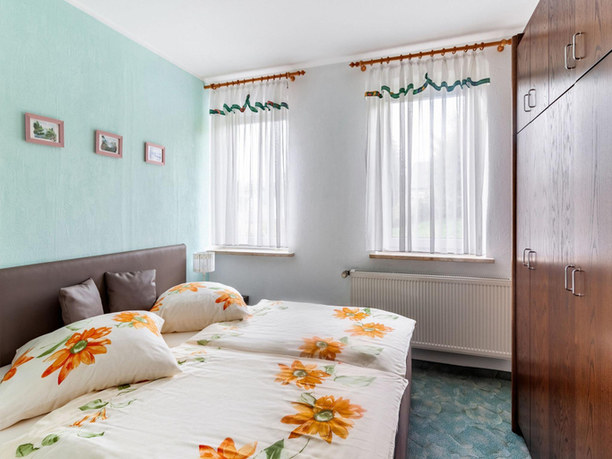 Bedroom 2, idyllische Ferienwohnung in Lichtenhain, Sächsische Schweiz-Osterzgebirge