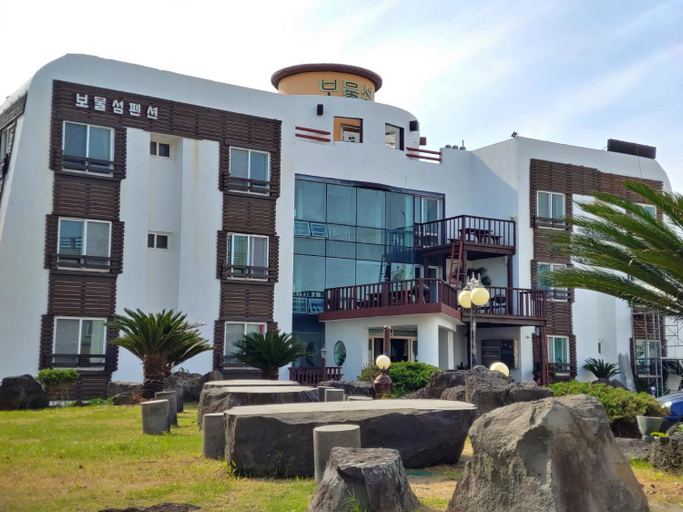 Others 2, Bomulseom Pension, Seogwipo