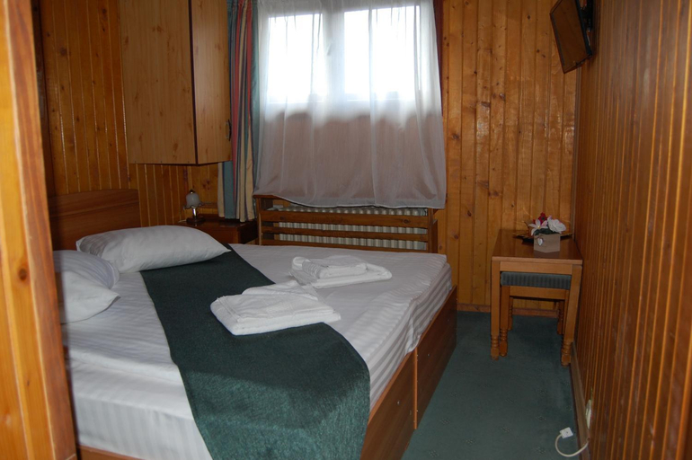 Bedroom 3, Hotel Bucegi Portile Regatului, Predeal