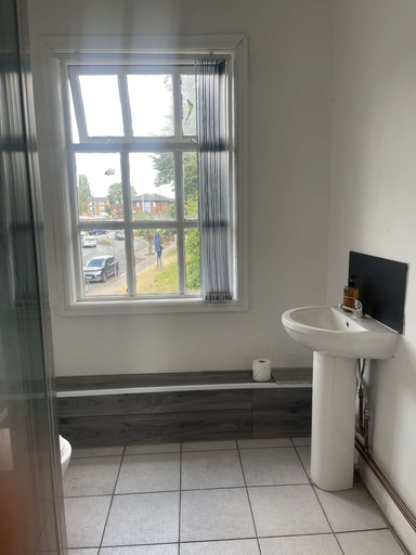 Bathroom 2, New Talbot Guest House, Sandwell