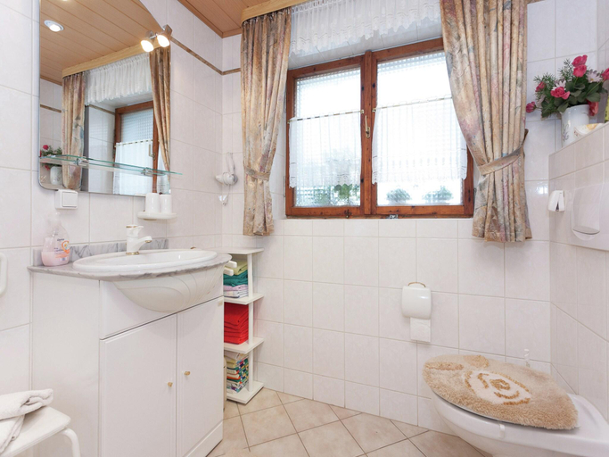 Bathroom 2, Quiet Couples Apartment, Saalfeld-Rudolstadt