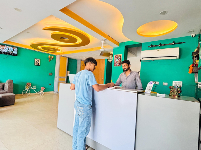 Others 3, Hotel Soho 62, Gautam Buddha Nagar