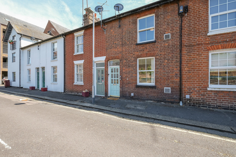 Exterior & Views 2, Charming 3 Bed House at Blakes Cottages, Reading