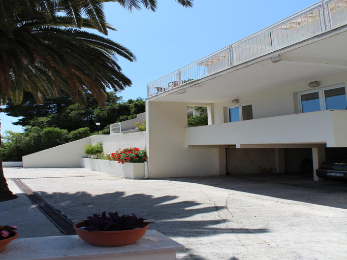 Exterior & Views, Apartments Lozica - Studio Apartment with Terrace and Sea View, Pojezerje