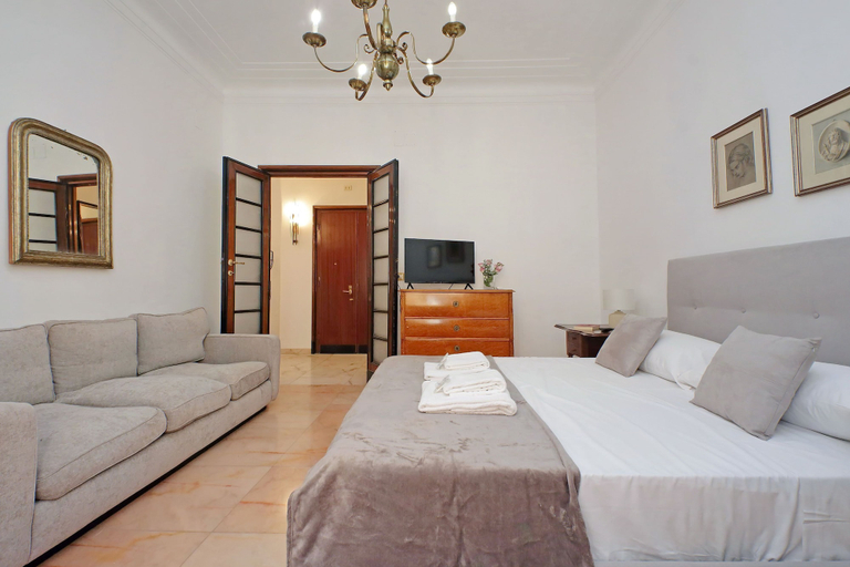 Room 2, 4bnb - Spacious Gracchi Apartment, Roma
