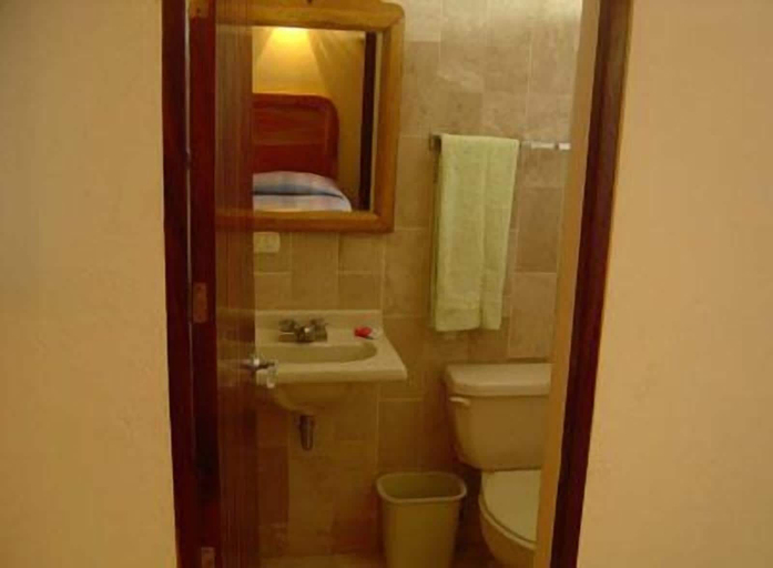 Bathroom 3, Hotel Kootznoowoo, Dist. Pochutla