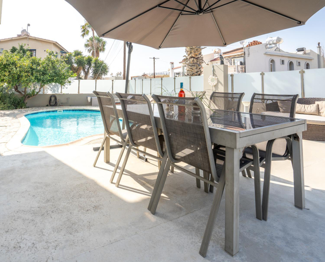 Facilities 2, Lighthouse apartment