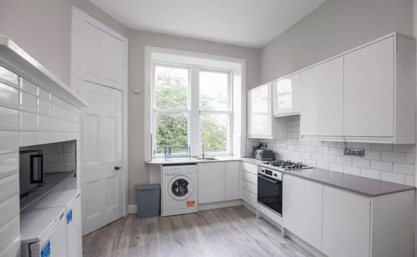 Others 4, Spacious 3-Bedroom Flat in Charming Bruntsfield, Edinburgh