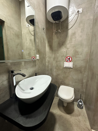 Bathroom 3, SA Studio 24, Tiranës