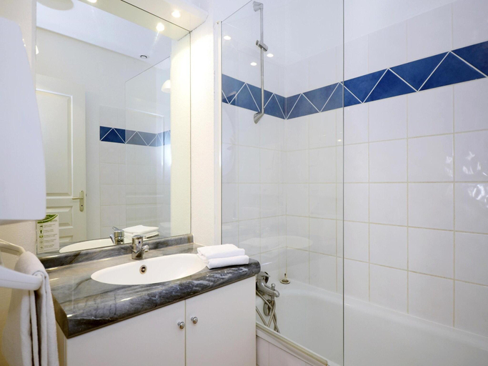 Bathroom, Holiday Home in Montignac near Lascaux II, Dordogne
