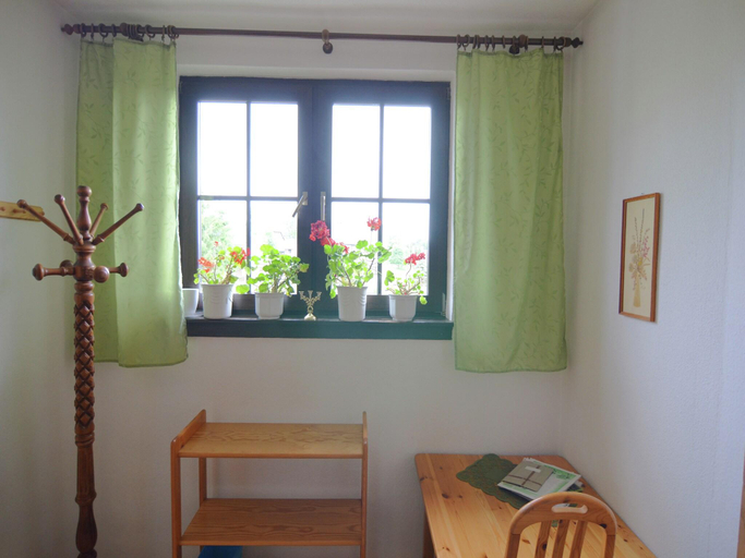 Others 3, Forest Retreat with Garden, Ilm-Kreis