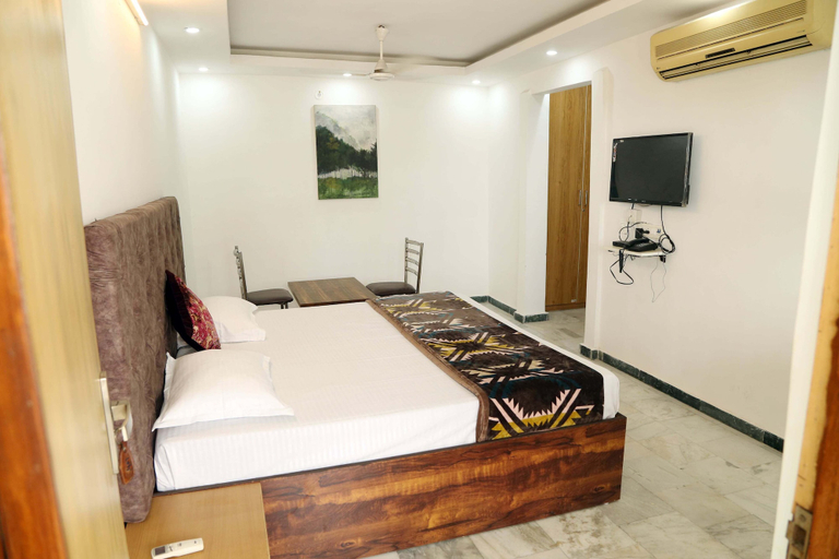 Bedroom 5, Shanti Residency, Delhi