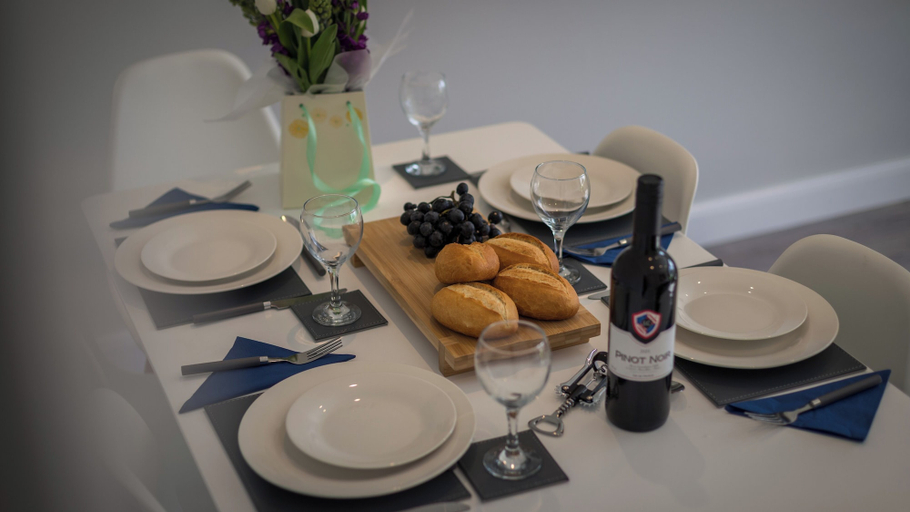 Food & Drinks 5, Altham Place-fully Refurbished 2-bath Bungalow, Lancashire
