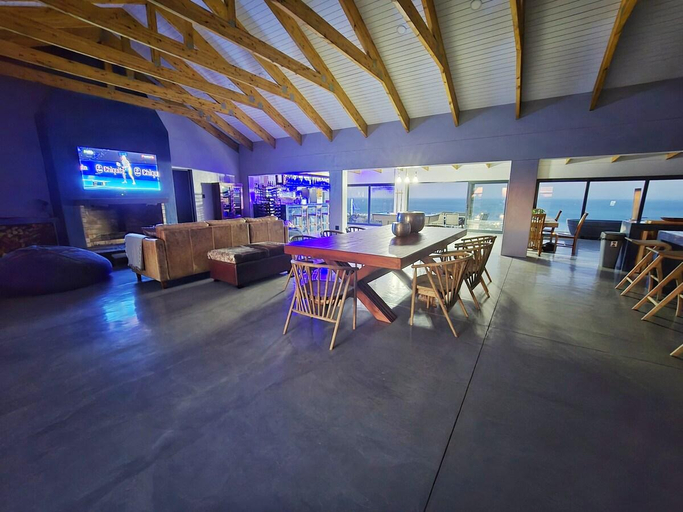 Food & Drinks 5, Sapphire St Helena Bay, West Coast
